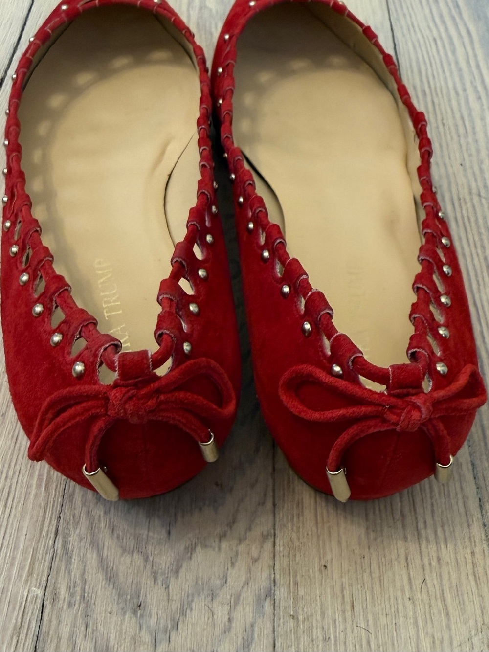 IVANKA TRUMP Women’s Cooper Red Suede Studded Pointed Toe Cutout Flats 9M - Picture 3 of 5
